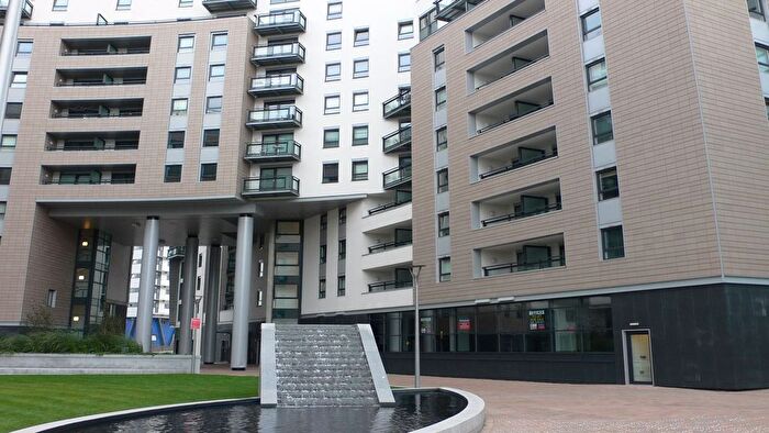 1 Bedroom Flat To Rent In The Gateway East, Marsh Lane, Leeds, West Yorkshire, LS9