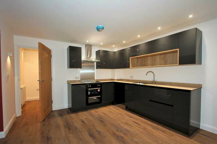 5 Bedroom House To Rent In Warren Road, Worthing, BN14