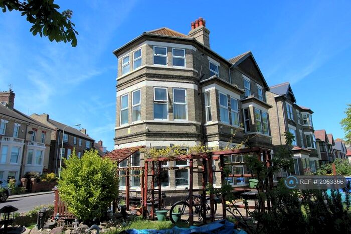 2 Bedroom Flat To Rent In Kirkley Cliff Road, Lowestoft, NR33