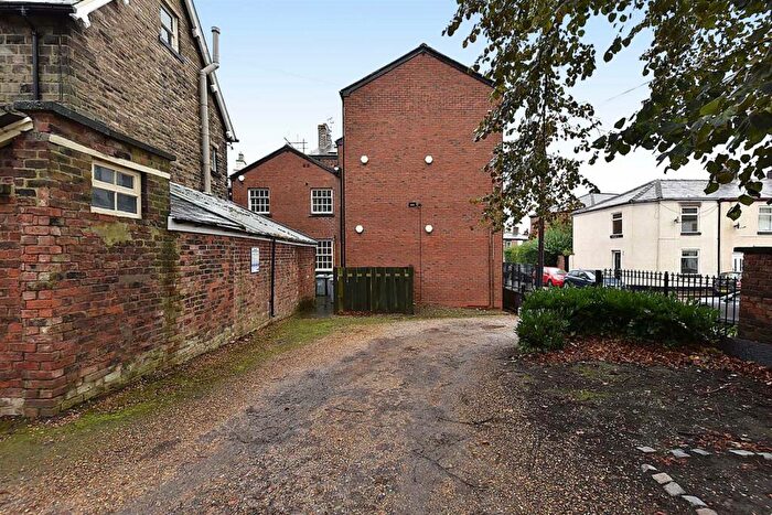 2 Bedroom Flat For Sale In Chester Road, Macclesfield, SK11