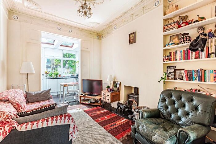 1 Bedroom Flat To Rent In Offord Road, Islington, London, N1