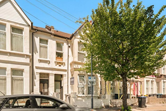 2 Bedroom Flat For Sale In Harley Villas, Harlesden, NW10
