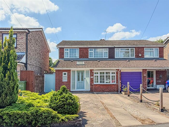 3 Bedroom Semi-Detached House For Sale In Bagshaw Close, Ryton On Dunsmore, Coventry, CV8