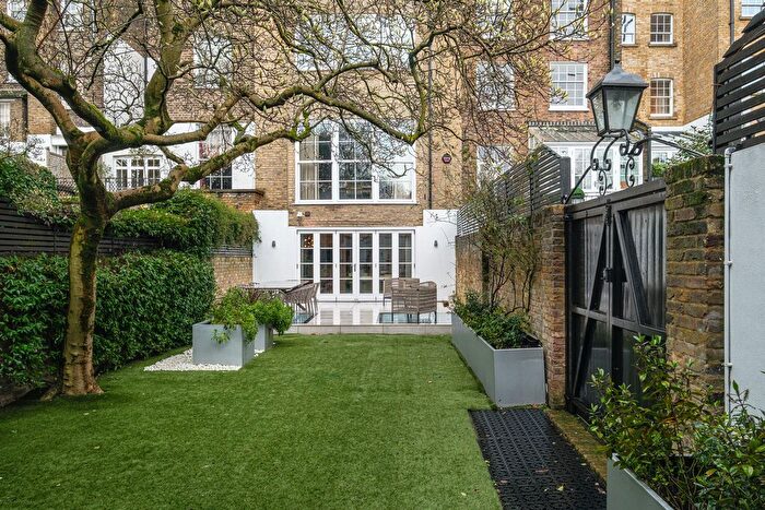8 Bedroom Town House To Rent In Cheyne Walk, London, SW3