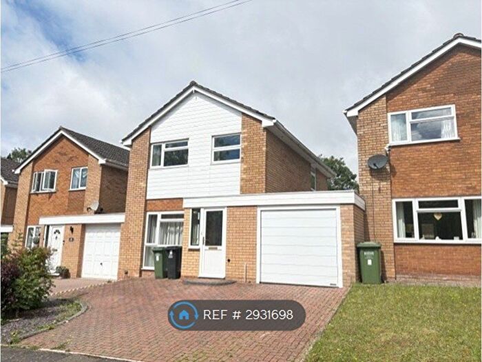 3 Bedroom Semi-Detached House To Rent In Park Way, Droitwich, WR9
