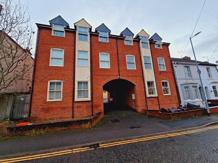 2 Bedroom Apartment To Rent In William Street, Swindon, SN1