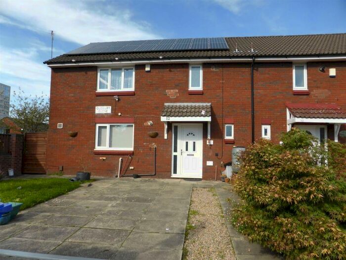 4 Bedroom Semi-Detached House To Rent In Oldbury Close, Miles Platting, Manchester, M40