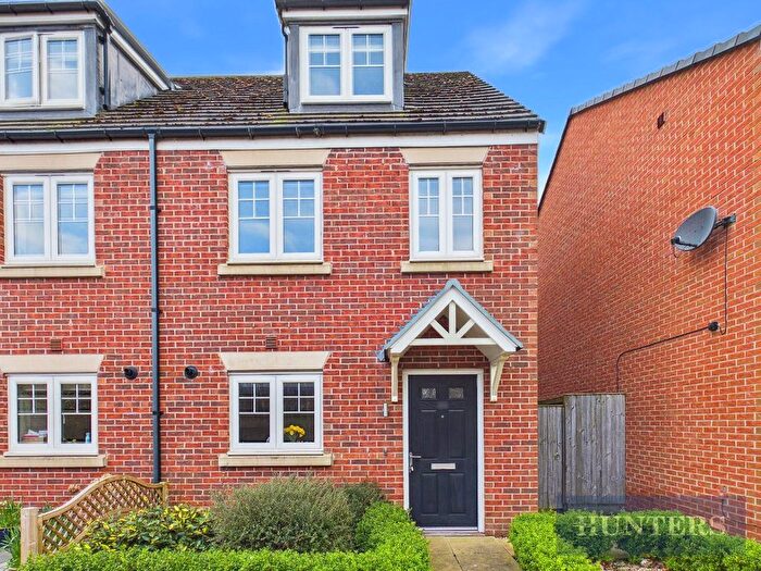 3 Bedroom Semi-Detached House For Sale In Bramble Way, Scarborough, YO13