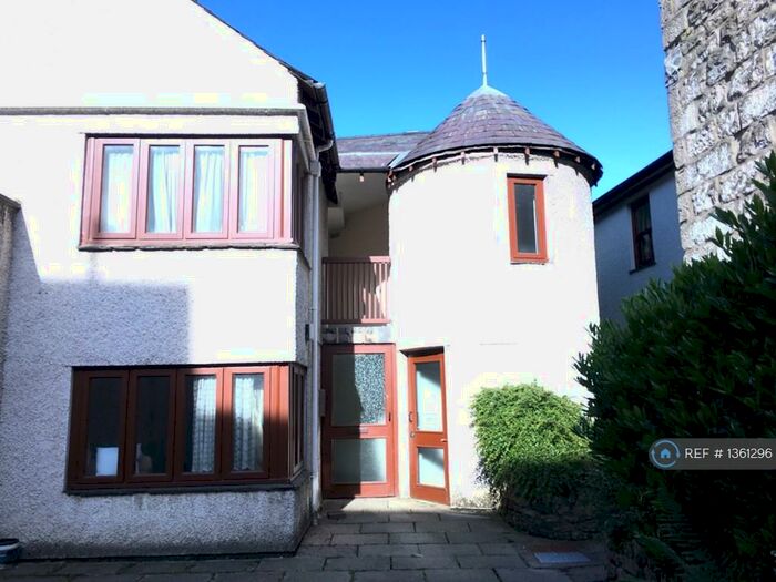 2 Bedroom Flat To Rent In Katherines Court, Kendal, LA9