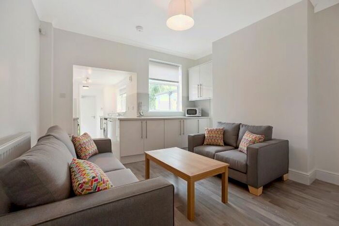 5 Bedroom Terraced House To Rent In Thyra Grove, Beeston, Nottingham, NG9