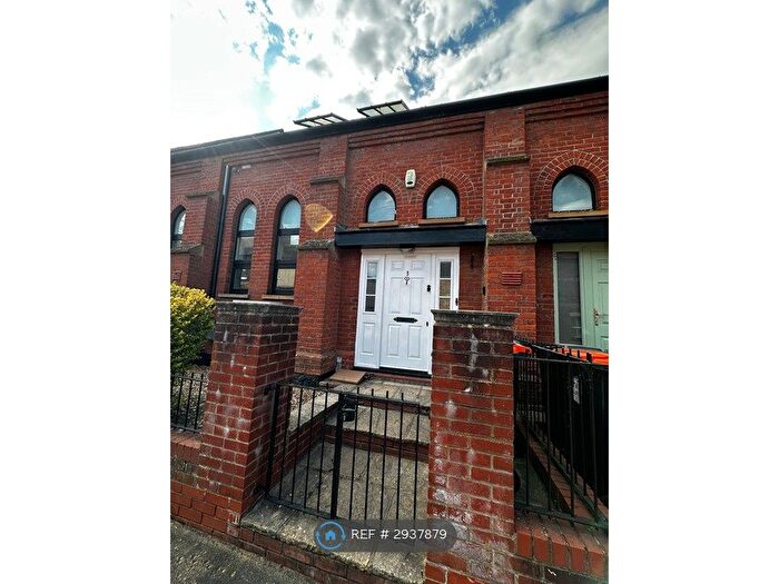 2 Bedroom Terraced House To Rent In Waterlow Chapel, Dunstable, LU6