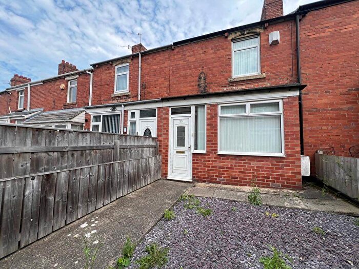 2 Bedroom Terraced House To Rent In Kelvin Gardens, Gateshead, NE11