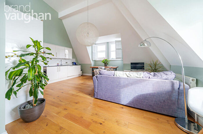 2 Bedroom Flat To Rent In Old Steine, Brighton, East Sussex, BN1