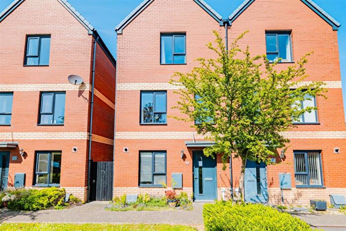 4 Bedroom Town House For Sale In Mariners Walk, Barry, CF62