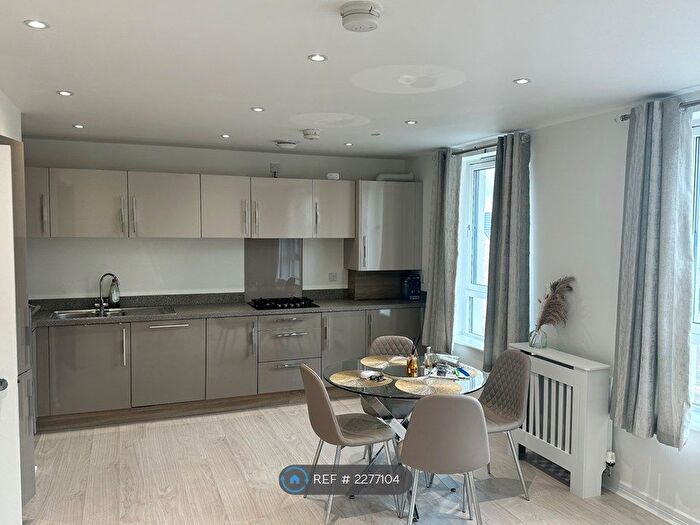 2 Bedroom Flat To Rent In Hunterscraig Drive, Glasgow, G5