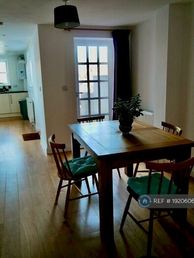 3 Bedroom Terraced House To Rent In De Montfort Road, Lewes, BN7