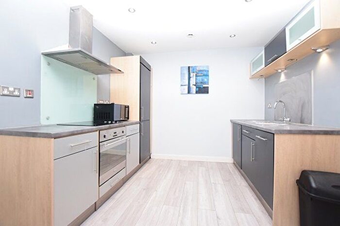 2 Bedroom Flat To Rent In West One Tower, Sheffield, S3