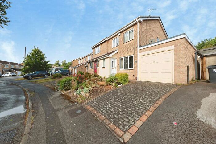 3 Bedroom Semi Detached House For Sale In Sherbourne Avenue, Chesterfield, S41