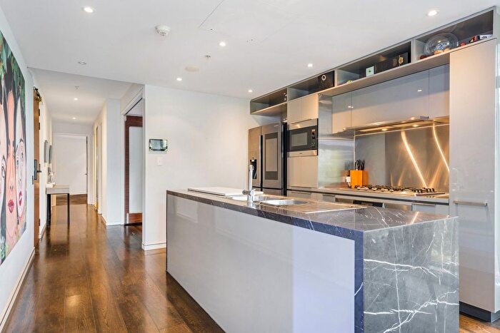 3 Bedroom Flat To Rent In Fann Street, Barbican, EC1Y