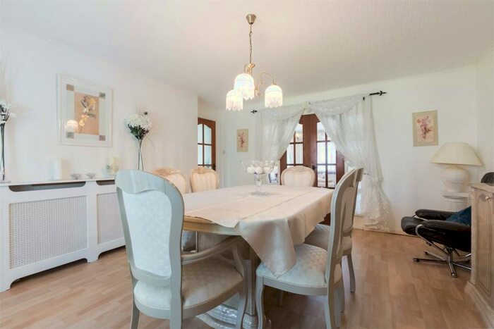 3 Bedroom Detached House For Sale In Hill Road, Stonehouse, Larkhall, South Lanarkshire, ML9