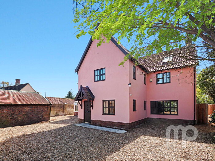 9 Bedroom Detached House For Sale In Sunnyside South, Ex Bed And Breakfast With One Acre, Forncett End, Norfolk, NR16