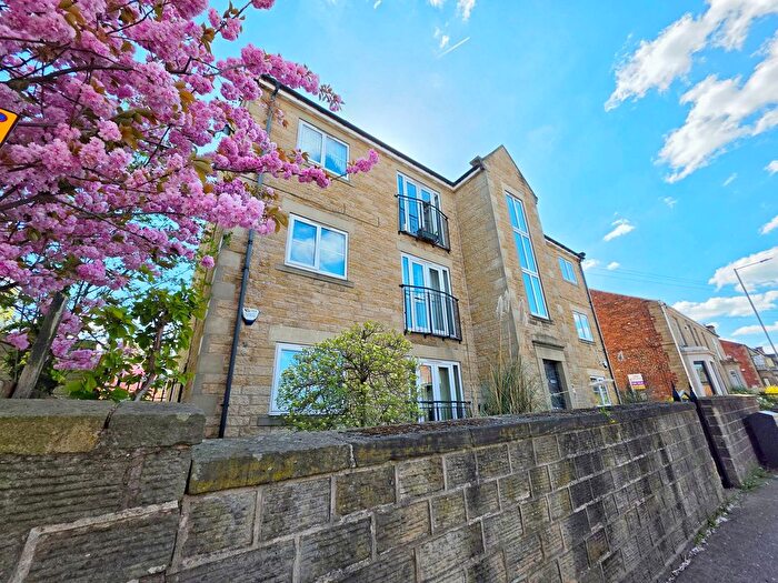 2 Bedroom Flat For Sale In Dodworth Road, Barnsley, S70