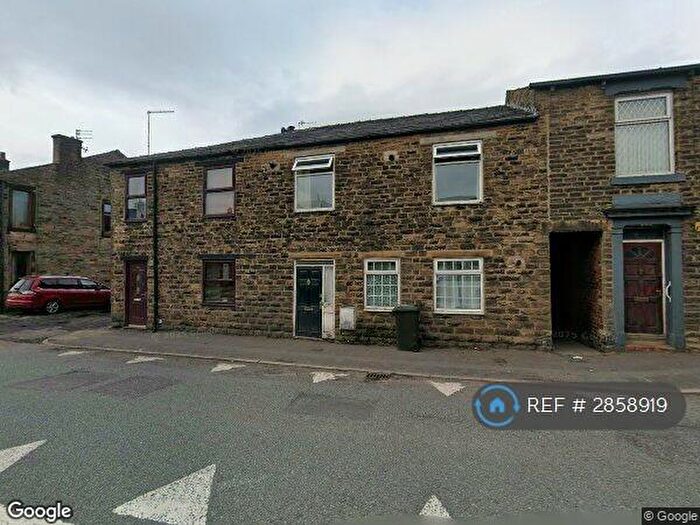 2 Bedroom Flat To Rent In Newhey Road, Newhey, OL16