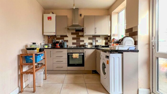 3 Bedroom Semi-Detached House To Rent In Cranford Park Road, Hayes, UB3