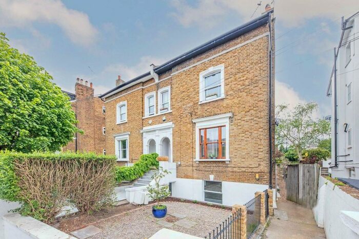 1 Bedroom Flat To Rent In Amyand Park Road, St Margarets, Twickenham, TW1