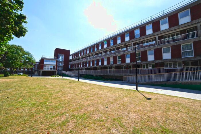 4 Bedroom Maisonette To Rent In Sandalwood Close, London, E1