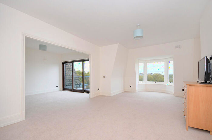 4 Bedroom Flat To Rent In Strathmore Court, Park Road, London, NW8