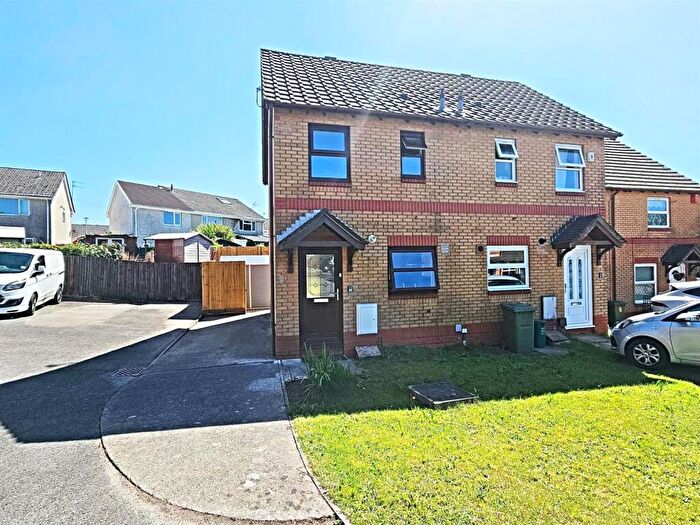 2 Bedroom End Of Terrace House To Rent In Cwrt Y Garth, Beddau, Pontypridd, CF38