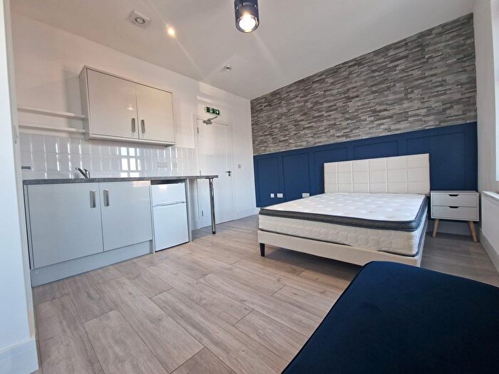 1 Bedroom Studio To Rent In Francis Street, Luton, Bedfordshire, LU1
