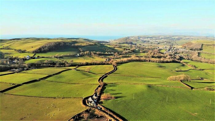 3 Bedroom Detached House For Sale In Llanfarian, Aberystwyth, SY23