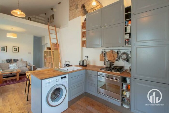 2 Bedroom Maisonette To Rent In Elsinore Road, Forest Hill, SE23