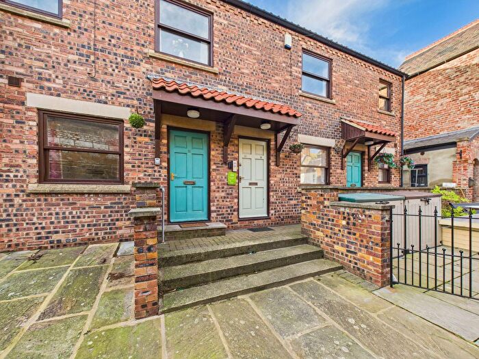 2 Bedroom Flat For Sale In Waterloo Place, Whitby, North Yorkshire, YO21