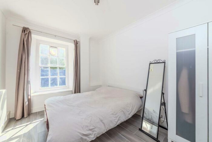 2 Bedroom Flat To Rent In Chalton Street, Euston, London, NW1