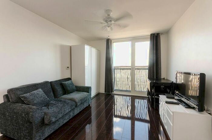 1 Bedroom Flat To Rent In Grosvenor Waterside, Chelsea, London, SW1W