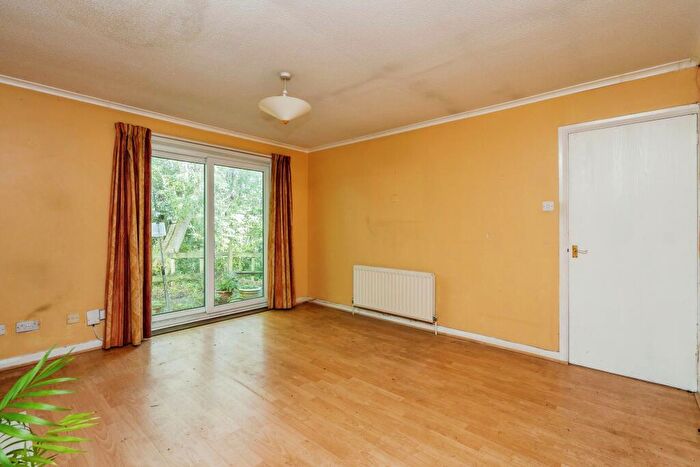 2 Bedroom Bungalow For Sale In Bryony Way, Waterlooville, Hampshire, PO7