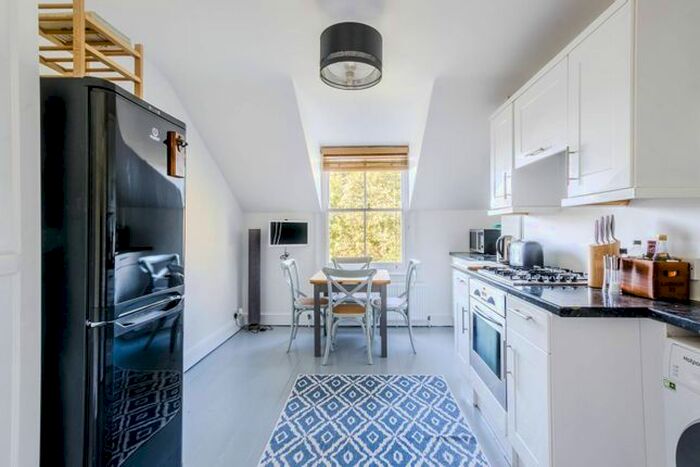 1 Bedroom Flat To Rent In Eardley Road, Furzedown, London, SW16