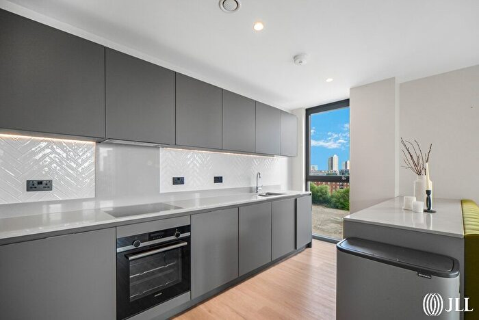 2 Bedroom Flat To Rent In Malt House, Barley Lane, London, E15