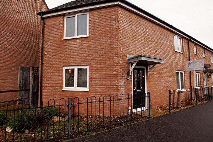 3 Bedroom End Terrace House For Sale In Howe Road, Gosport, PO13