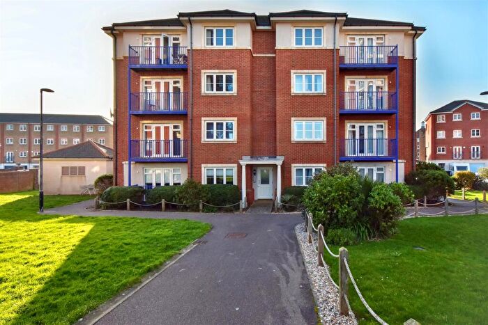 2 Bedroom Flat For Sale In Barbuda Quay, Eastbourne, BN23