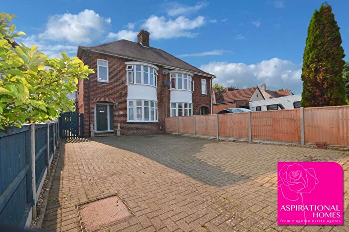 3 Bedroom Semi-Detached House For Sale In London Road, Raunds, NN9