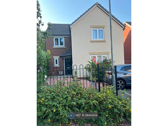 4 Bedroom Detached House To Rent In Dennis St, Swindon, SN5