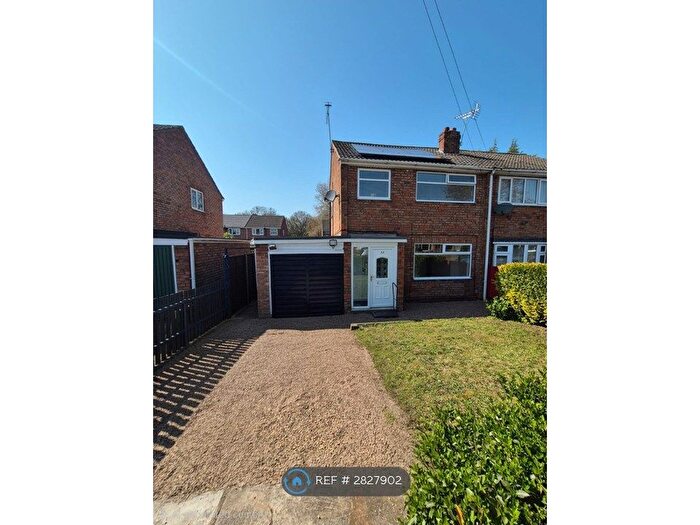 3 Bedroom Semi-Detached House To Rent In Meadow Road, Scunthorpe, DN17