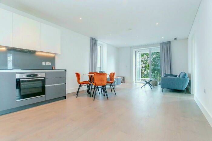 2 Bedroom Apartment To Rent In Gartons Way, London, SW11