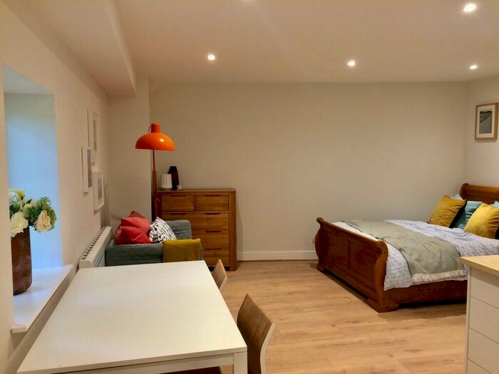 Studio To Rent In St. Cuthbert Street, Wells, BA5