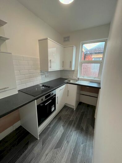 1 Bedroom Flat To Rent In Quantock Road, Weston-Super-Mare, BS23