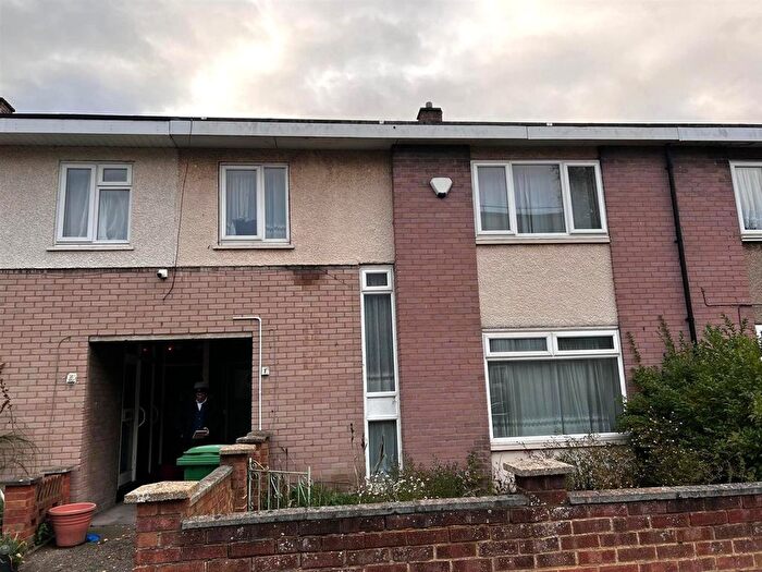 3 Bedroom Terraced House For Sale In Darvill's Lane, Slough, SL1